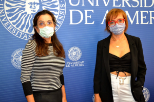 Elisa Álvarez y Mª del Mar Ruiz, esta mañana en la UAL.