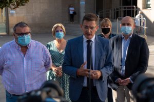 Anuncio de la moción de censura en Roquetas, que no será presentada \"de momento\".