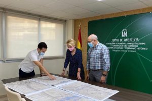 Reunión de Eloísa Cabrera con el equipo redactor del acceso norte