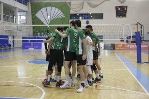 La plantilla ahorradora visita a otro aspirante al título.