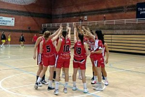 Las jugadoras del ISE haciendo piña.