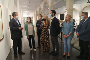 Visita institucional de la consejera de Cultura al CAF para inaugurar dos nuevas exposiciones.