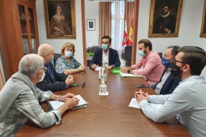 El Ayuntamiento y el Consejo Pro Salud Mental estrechan lazos para trabajar a favor de una Almería cada vez más sana.