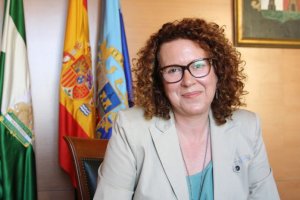 La alcaldesa, María López.