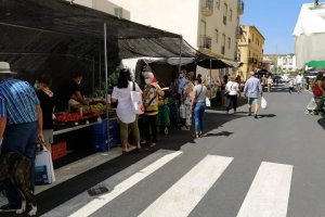 Imagen de archivo del mercado de los martes, que ha sido suspendido.