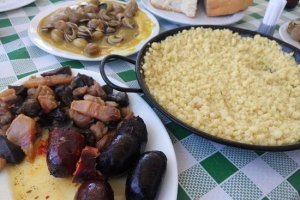 Unas migas con algunos de los productos con las que se acompañan