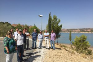 Regantes de Almería en el pantano del Negratín.