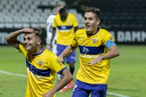 Fran Villalba y José Corpas celebrando el segundo gol del Almería.