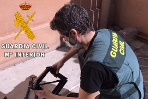 Parte de las herramientas utilizadas por los detenidos.