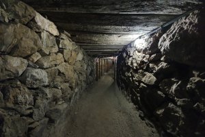 Interior de la Mina Rica donde se encuentra la geoda.