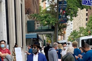 Turki Al-Sheikh paseando por Manhattan.