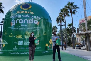 El contenedor más grande del mundo mide 8 metros de altura.