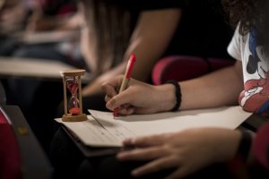 Una joven durante una de las pruebas del certamen.