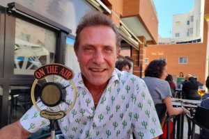 Juan Carlos Ruiz, en una terraza de Almería durante la entrevista