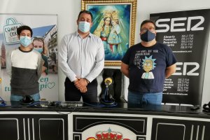 El alcalde de Tíjola (centro) con Guillermo Mirón y Alfredo Casas.