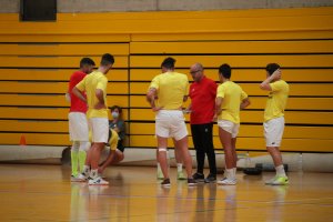 García Poveda dando indicaciones.