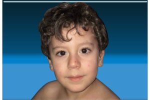 Recaudan fondos para ayudar a Iker, un niño con cinco años con una enfermedad rara degenerativa.