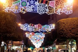 El Paseo de Almería iluminado por Navidad.