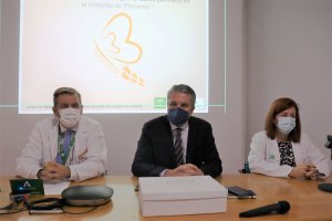 Director del Hospital de Poniente y delegado de Salud, en un reciente acto en el centro sanitario.