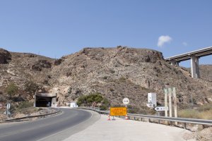 El Cañarete y la Autovía A7 son las únicas vías de conexión del Poniente y la capital.