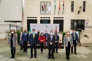 Autoridades tas el encuentro de esta mañana en Pulpí.