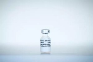 La vacuna contra el COVID-19 BNT162, que está siendo desarrollada por Pfizer y BioNTech.