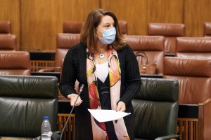 La consejera de Agricultura anuncia que los beneficiarios de ayudas para una explotación con titularidad compartida serán ambos miembros