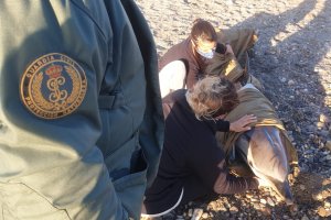 Equinac intentó socorrer al delfín varado en la playa Barranquilla.