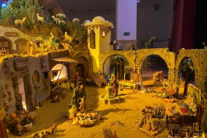 Detalle del mercadillo representado en el belén municipal de Garrucha.