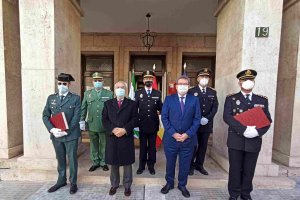 Foto de familia de los premiados con Fernando Martínez y Manuel de la Fuente