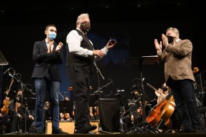 Chipo Martínez, tras recibir el Escudo de Oro de la Ciudad de Almería.