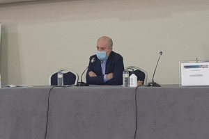 El presidente del voleibol nacional mantiene y amplía su cargo.