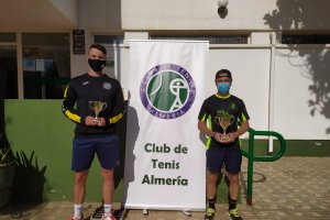 Un puente para disfrutar del tenis.