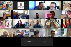 Imagen del encuentro telemático, donde se ve parte de los participantes.