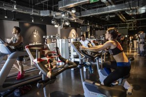 Los gimnasios podrán ampliar su horario desde este sábado.