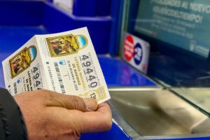 Los almerienses invierten más de 60 euros en lotería.