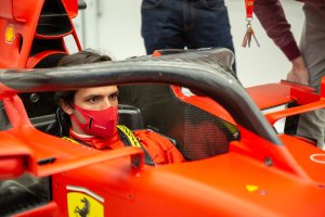 Carlos Sainz el viernes en las instalaciones de Ferrari
