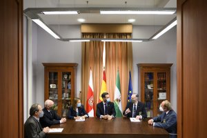 El Alcalde les ha animado a “seguir trabajando en beneficio de La Legión, de la que nos sentimos muy orgullosos, y de la sociedad”.