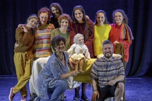 El Aula de Teatro de la UAL celebra con la marioneta protagonista sus últimos éxitos.