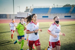 El equipo femenino de MAAVi FC gana el Premio Iberdrola SuperA Social.