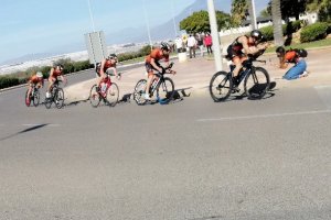 Los ciclistas en acción.