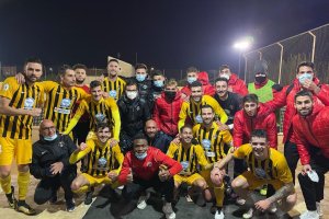 Foto de familia del Atlético Pulpileño tras ganar al Plus Ultra.