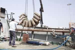 Descarga de un alijo en el puerto