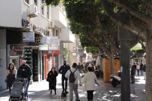 Almerienses en el Paseo de Almería esta Navidad