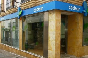 Oficinas de atención al usuario de la empresa mixta Codeur, en la calle Mayor de Vera.