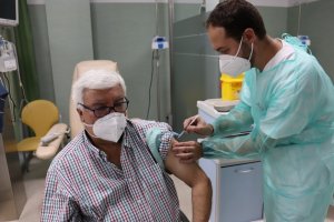 Primeras vacunas contra el coronavirus, este domingo en El Ejido.