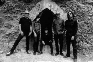 El grupo granadino Lagartija Nick actúa este martes en Almería, donde ha agotado entradas.