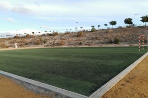 El césped ha sido reutilizado por el Ayuntamiento de una actuación anterior.