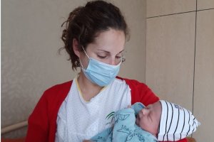 Oliver, primer bebé que nace en Almería este 2021.