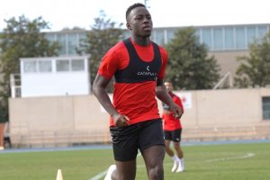 El extremo Arvin Appiah entra en el lugar de José Corpas.